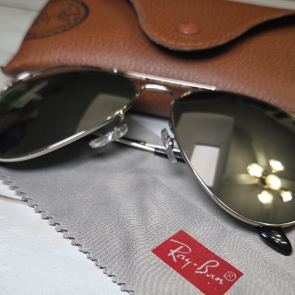 Ray-Ban Silver Aviator Sunglasses - Picture 2 of 8
